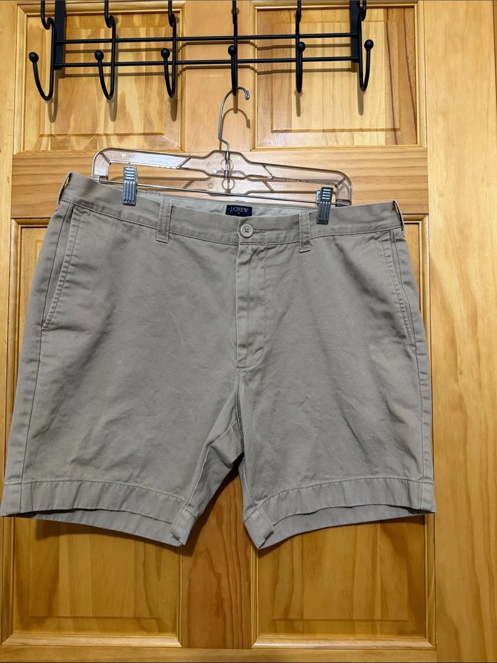 J. Crew Reade Men’s Flat-Front Chino Shorts in Tan, Size 35 Waist, 7” Inseam.